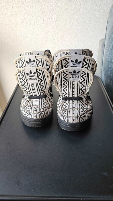 Ténis adidas jeremy scott