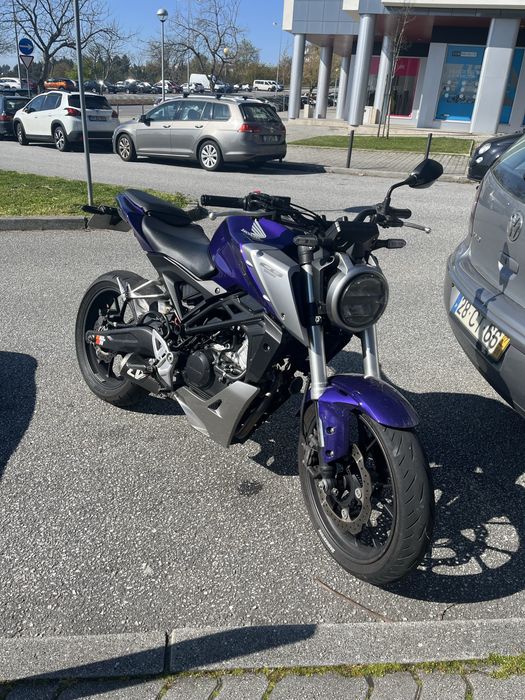 Honda cb125r como nova