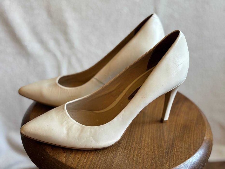 Туфли белые модельные