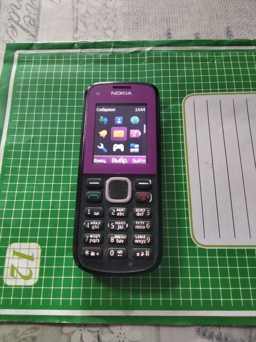 Телефон мобільний кнопковий