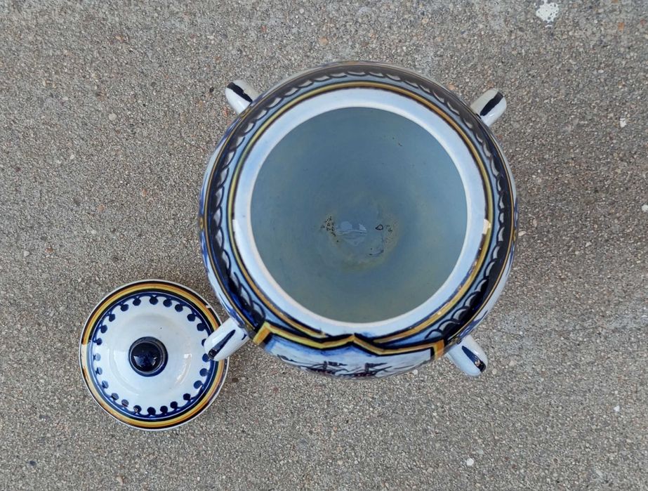 Pote "Caravela Portuguesa" em faiança Outeiro Águeda