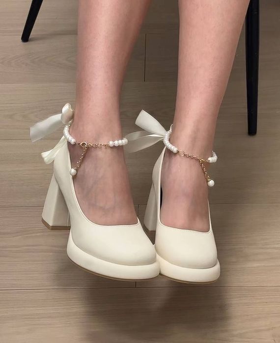 Buty na obcasie model Mary Jane
