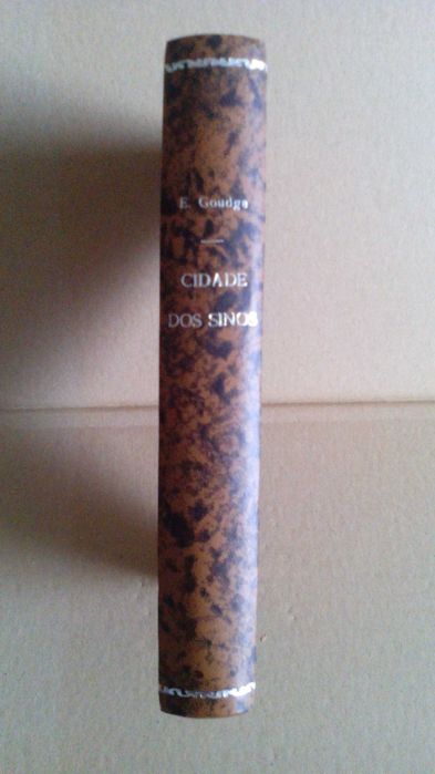 Cidade dos Sinos, de Elizabeth Goudge