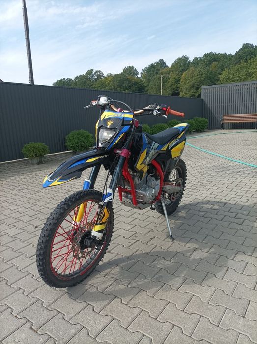Продам мотоцикл кові адванс 300