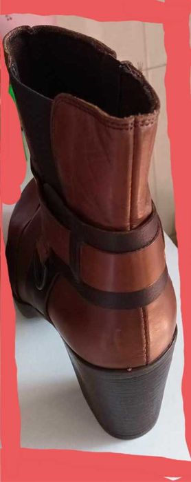 Botas novas em pele, tamanho 40