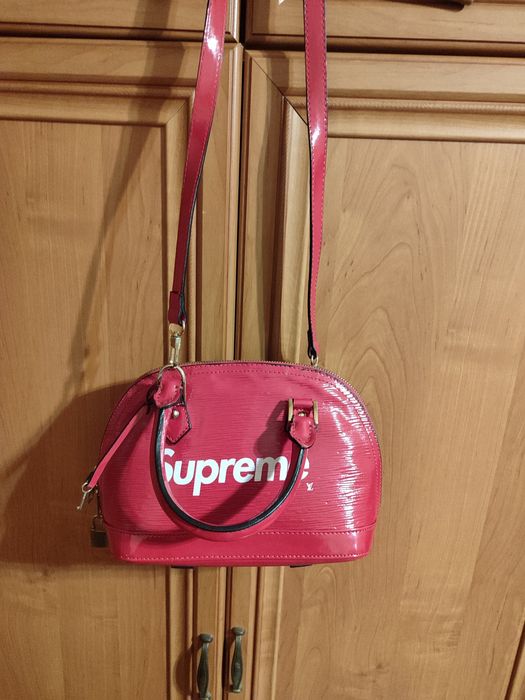 Красная сумочка SUPREME