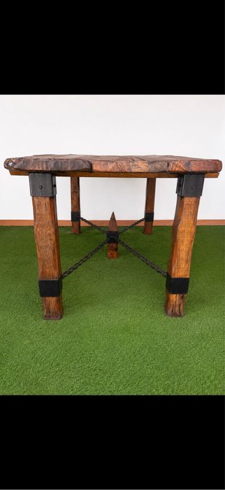 Mesa de madeira.