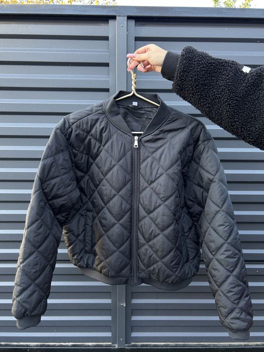 Чорний бомбер осінній універсальний