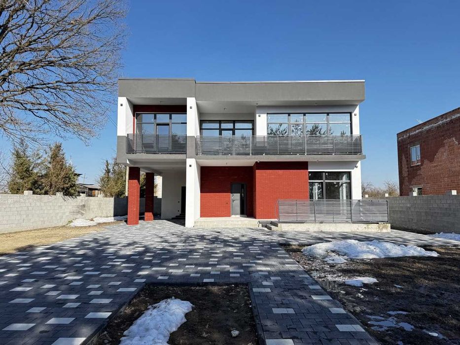 Продаж окремо стоячого будинку у Бірках