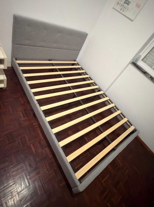 Vende-se cama em otimo estado, pouco tempo de uso.
