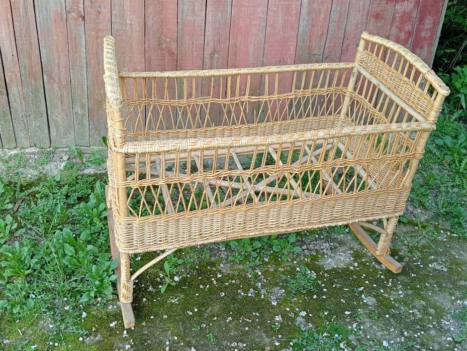 Колиска плетена дитяча