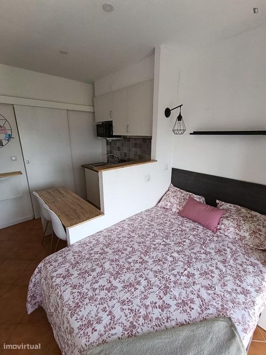 Estúdio - localizado em Alta de Santa Clara Coimbra