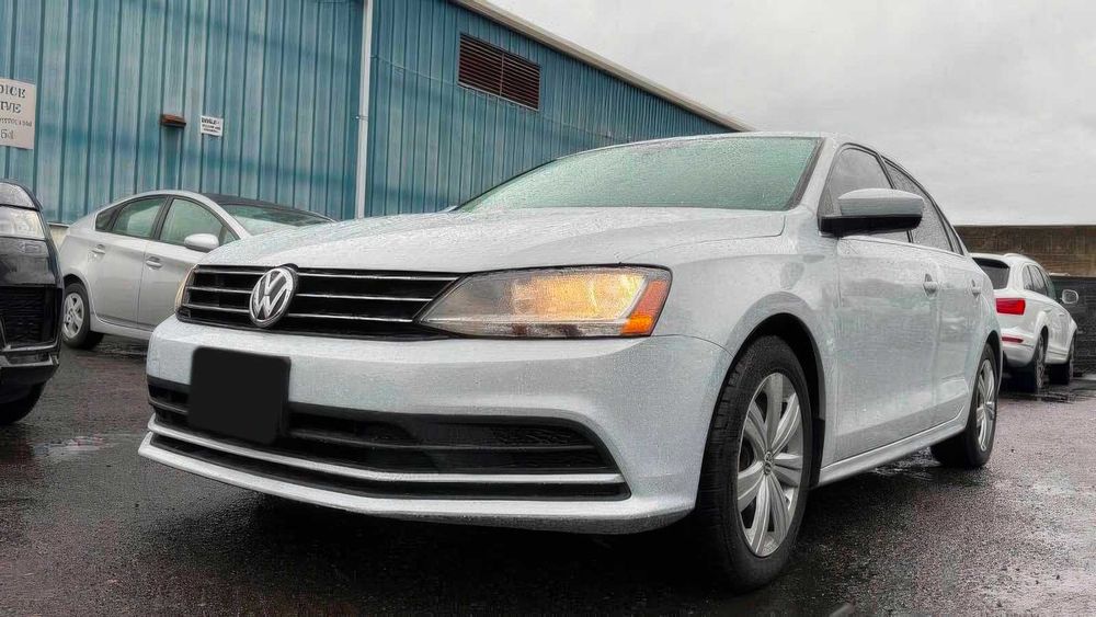 Volkswagen Jetta GLI      2017