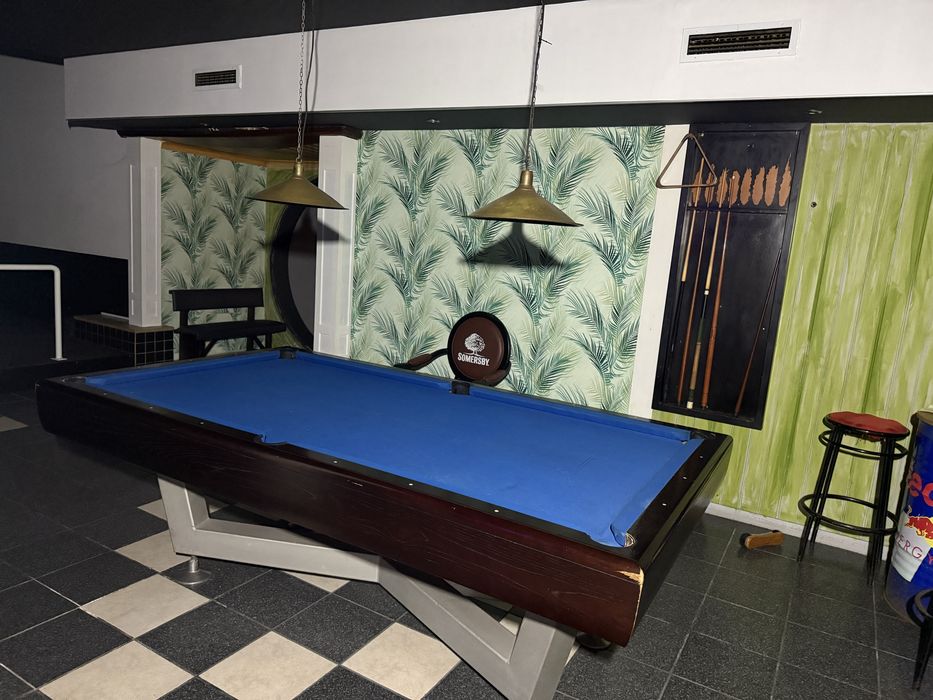 Mesa de bilhar usada em bom estado