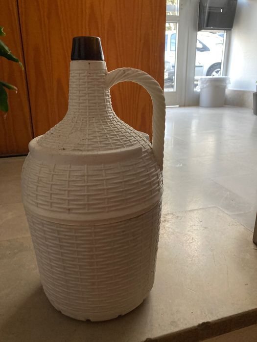 Garrafões de cinco litros