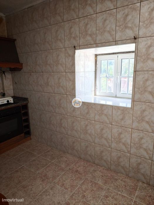 Moradia T2 em Pedra com Charca — Donas, Fundão Uma Rara Oportunidade n
