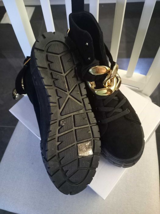 Buty nowe na grubej podeszwie 37