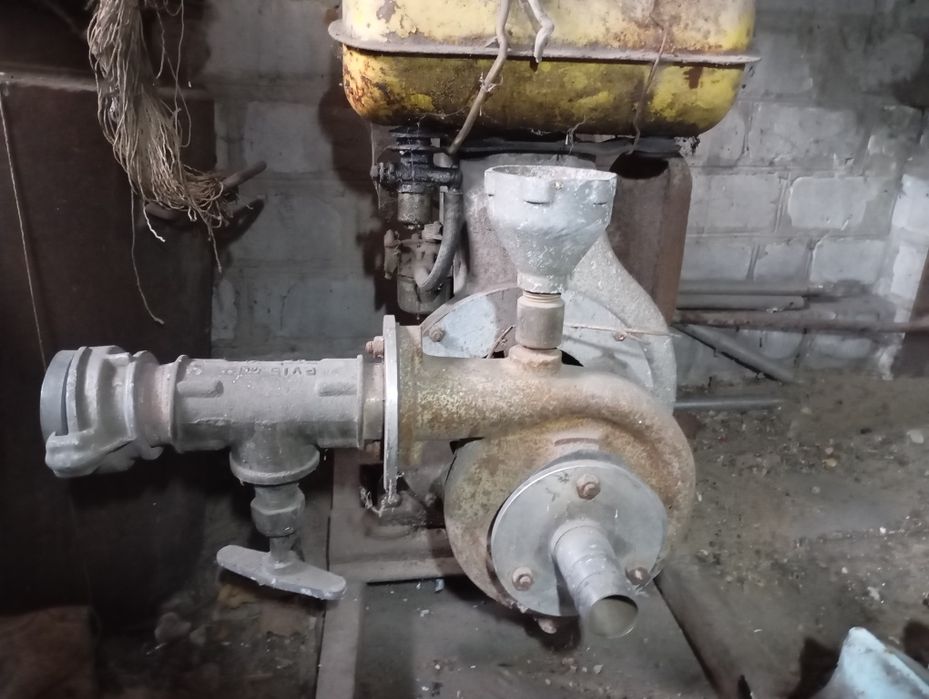 Продам мото помпу