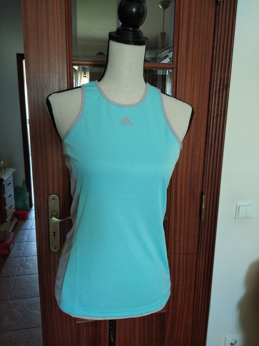 Camisola da Adidas nova tamanho 14/15 anos o