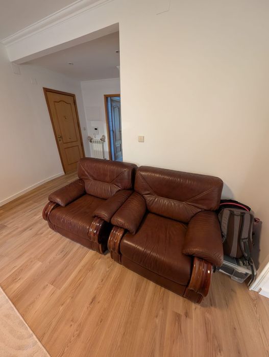 Conjunto sofá 2 lugares + 2 poltronas individuais