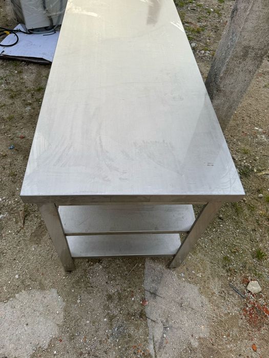 Bancada de apoio em inox para restauração