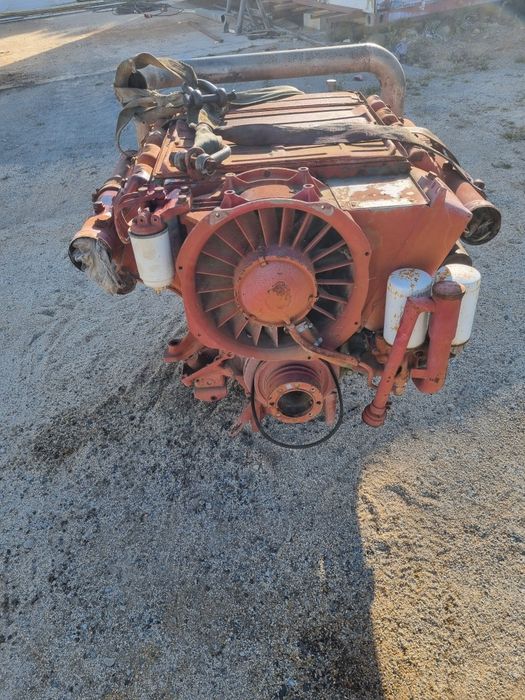 Motores industriais Deutz e Cummins.