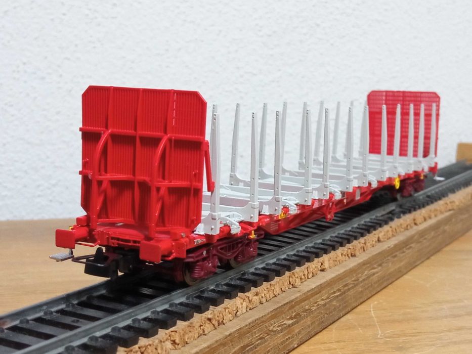 TAKARGO H0 1/87 - vagão plataforma Sgnss com fueiros - PTTRAINS 100051