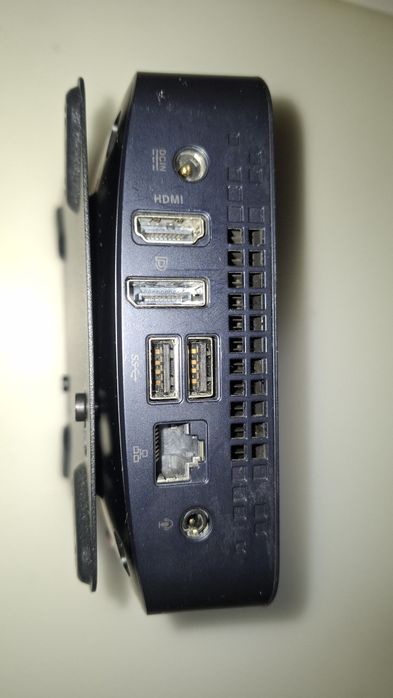 Komputer Asus VivoMini Intel i3, 12 GB RAM, 256 SSD, Windows 11