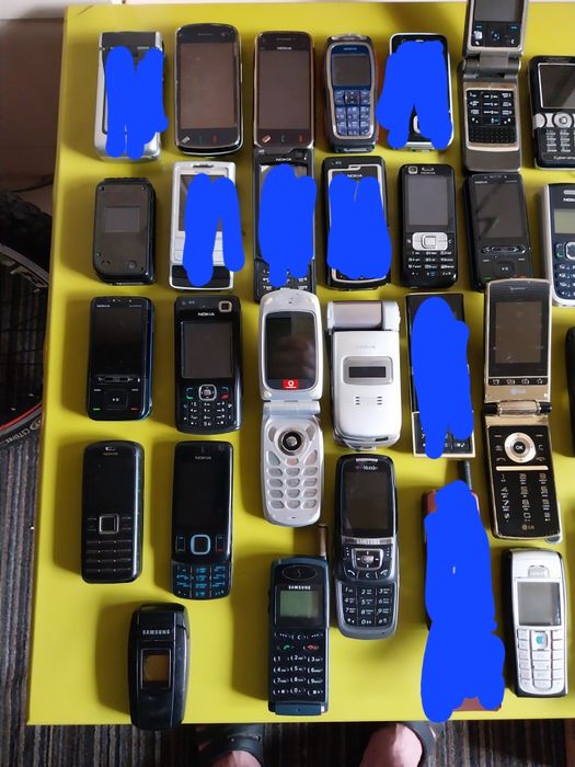 Старые кнопочные телефоны