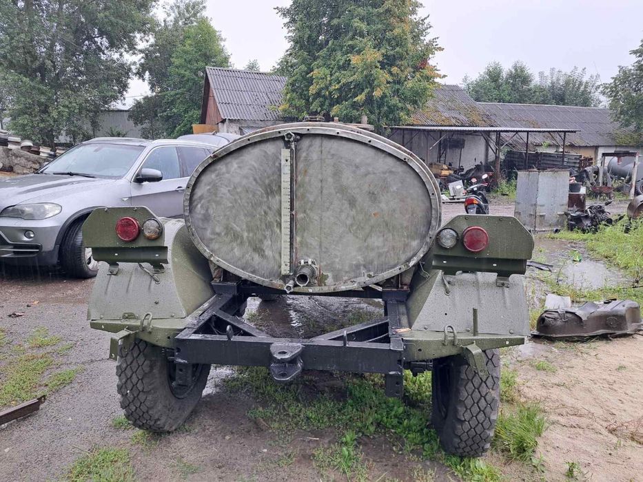 Продам нержавіючу бочку 2 куб.на колесах