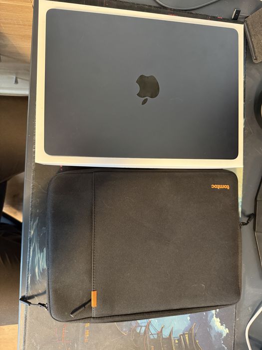 MacBook Air 13" M4 16 GB / 512 GB Midnight – bateria 100%, komplet + etui gratis
