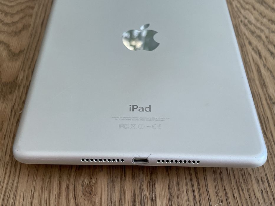 Планшет Apple iPad Mini 4. Пам'ять 128Gb. Модель Wi‑Fi