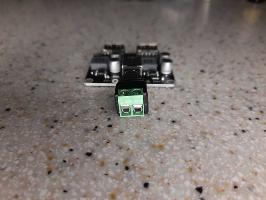 Швидка зарядка USB від аккумулятора 6-32В