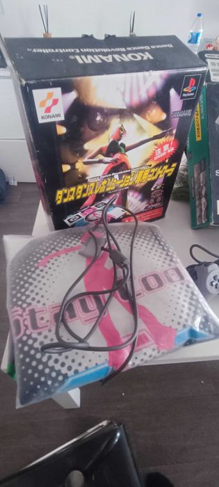PlayStation 1 + tapete dance revolução