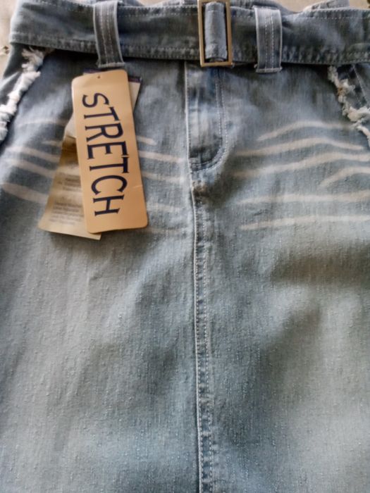 Nowa spódniczka z paskiem rozmiar 34/36