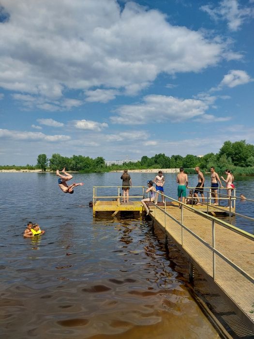 СВОБОДНА ! БЕЗ ПОСРЕДНИКОВ.  2 КОМ.Квартира-студия на "Дружбе народов"