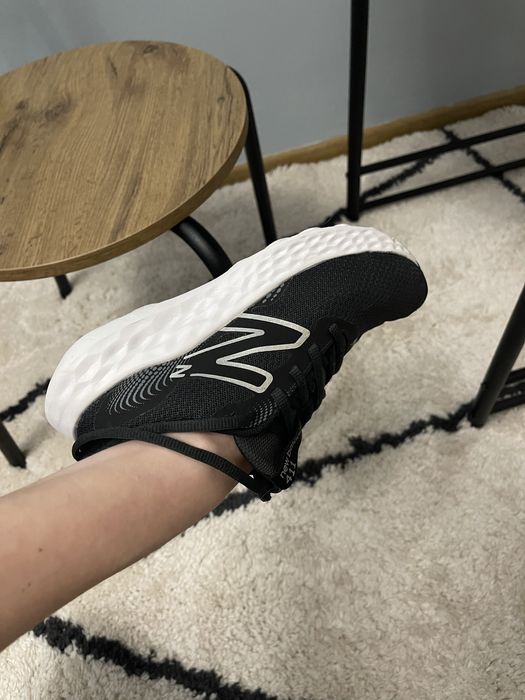 Кросівки new balance жіночі