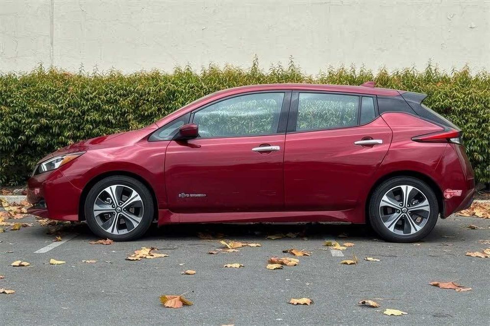 Nissan LEAF SL      2018