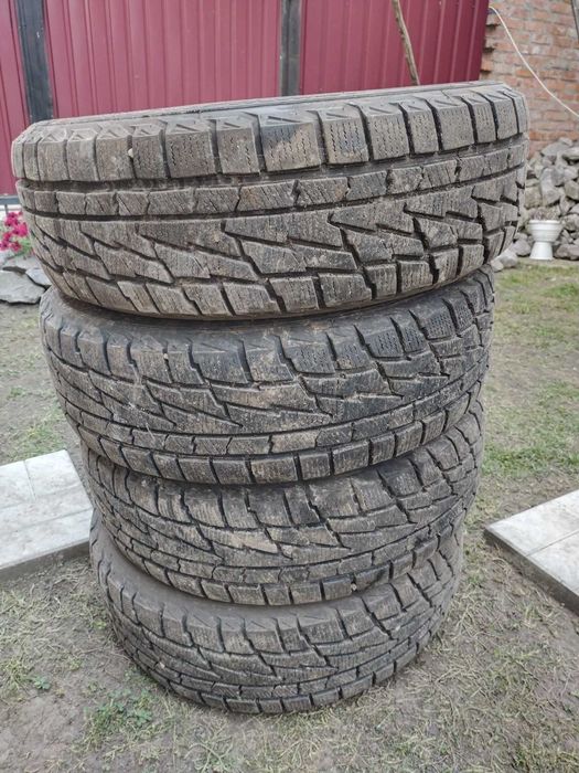 Продам автошини R16