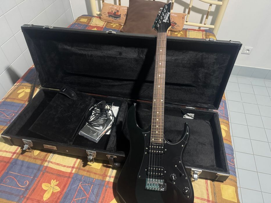 Guitarra Ibanez série GIO STRATOCASTER
