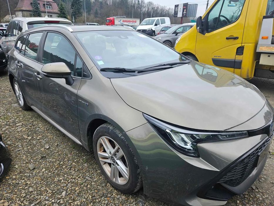 Toyota Corolla 2.0 hybryda 180kM 2020 rok Kombi Uszkodzony tył