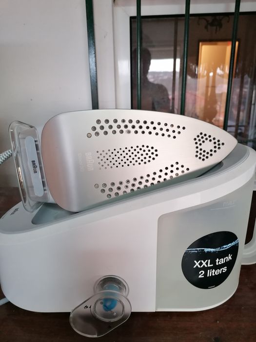 Ferro de engomar com caldeira