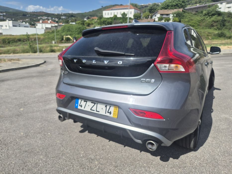 VOLVO V40 D2 R-DESIGN 2019
