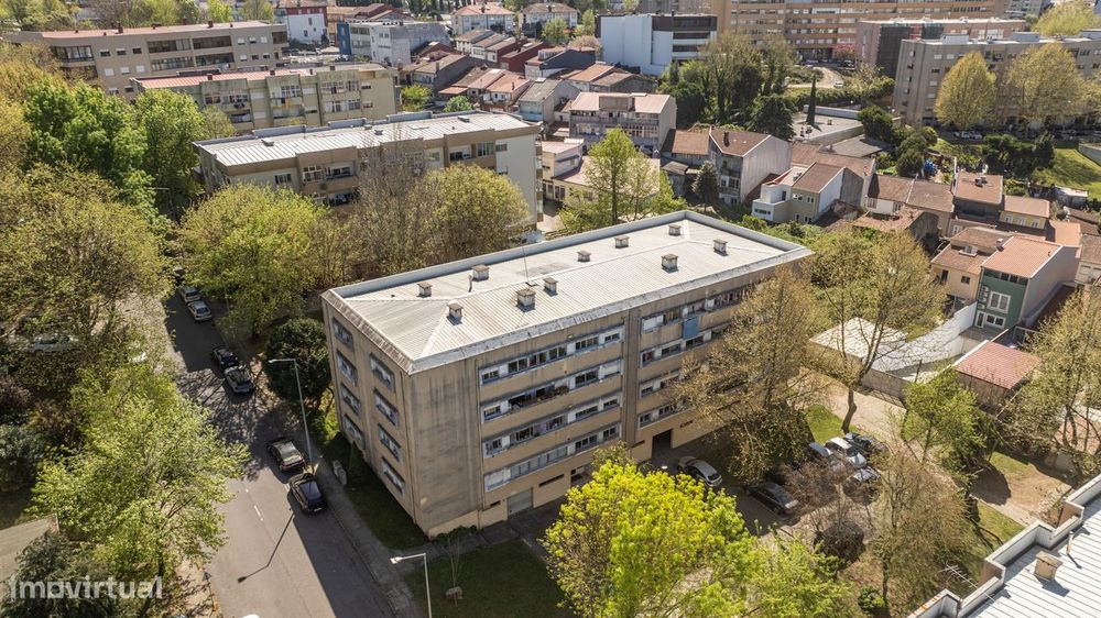 Apartamento T3 renovado no centro de Braga — Braga (Maximinos, Sé E Cividade), Braga