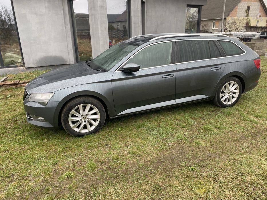 Двері дверка Skoda Superb 3 Шкода Суперб 3