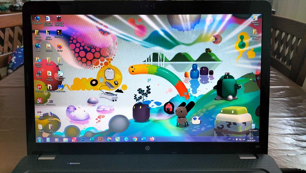 HP 17.3" IMACULADO | Intel i3 | 8GB RAM | HDD 650gb | Bateria Nova