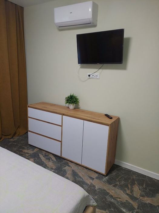 посуточно новострой у метро Дворец Спорта Новые Дома комунал рынок