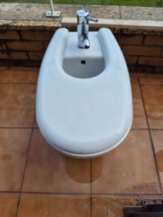 Bidé 6sado com tampa