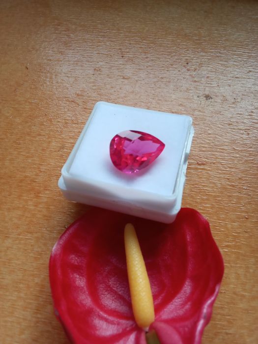 Turmalina Natural Vermelha Rosa da Tanzânia    7.60 CT