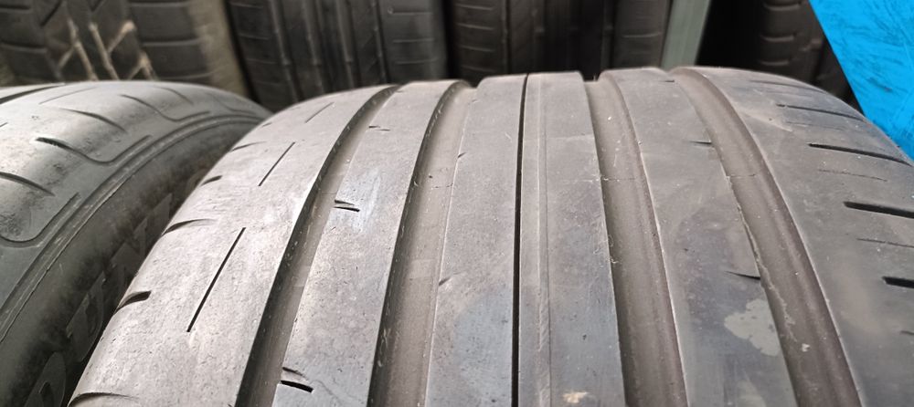 Pneus 275/35/18  A PARTIR